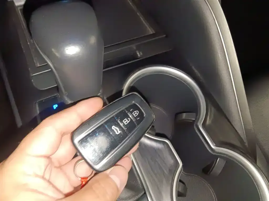 Toyota Camry 2023 из CN, фото 9