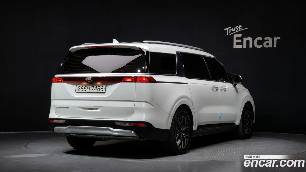 Kia Carnival — фото 2