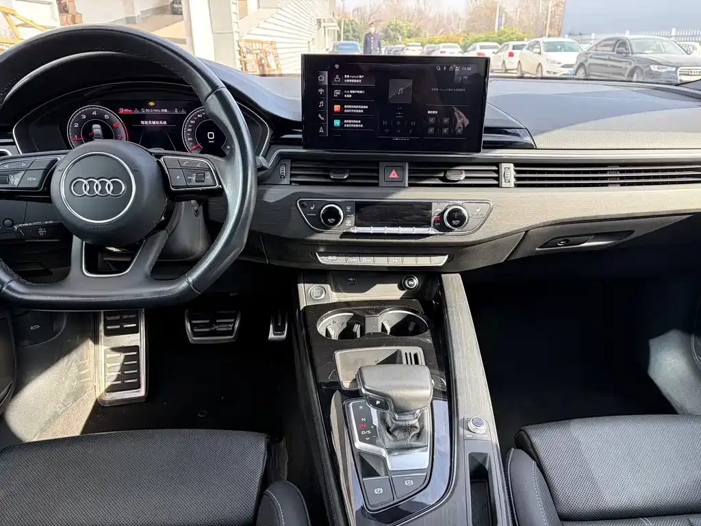 Audi A4L 2023 из CN, фото 4