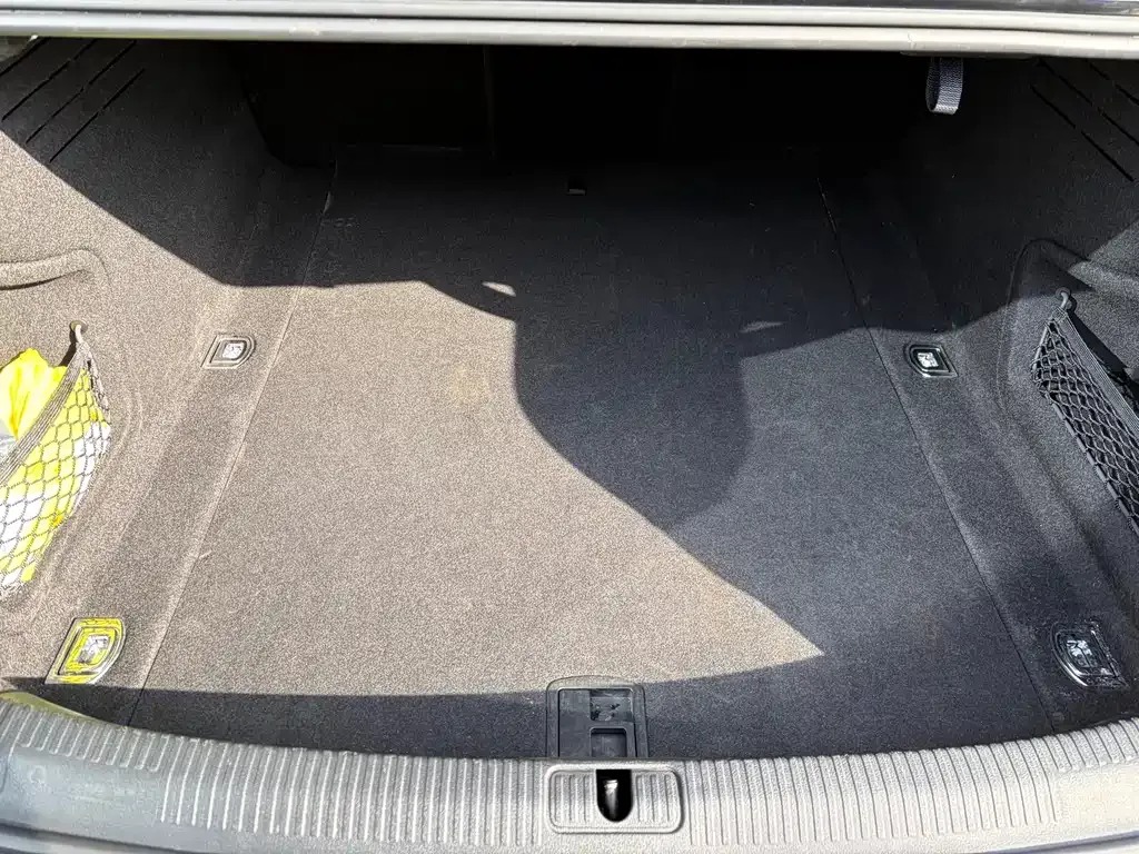 Audi A4L 2023 из CN, фото 5