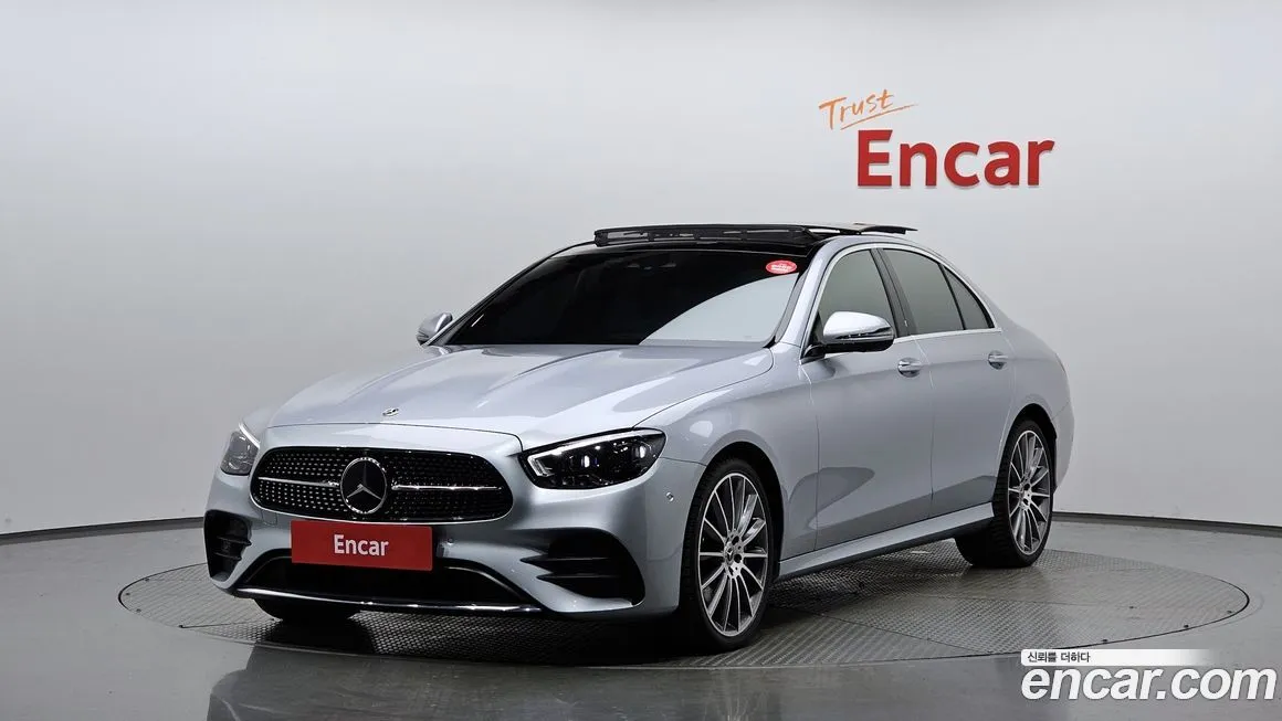 Mercedes-Benz E-Class — фото 1