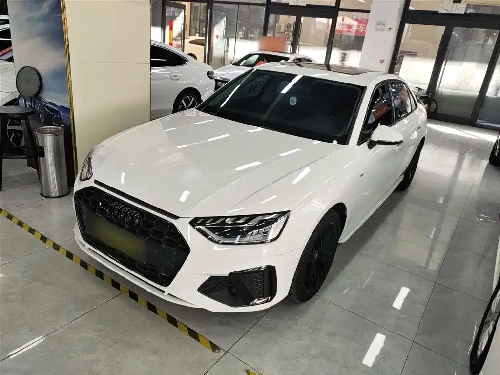 Audi A4L 2022 из CN, фото 1