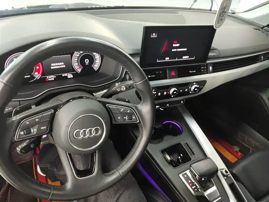 Audi A4L 2022 из CN, фото 10