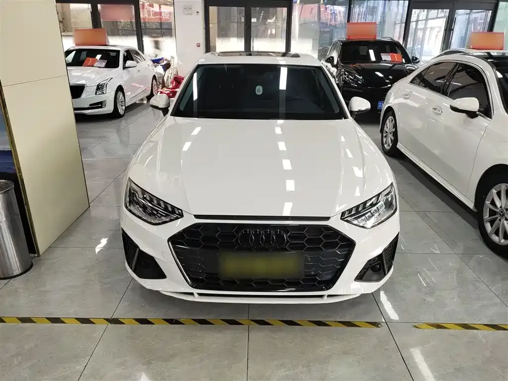 Audi A4L 2022 из CN, фото 3