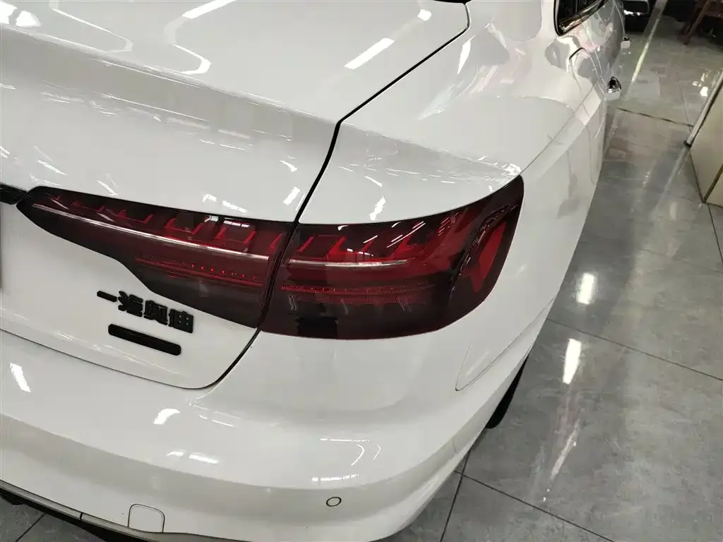 Audi A4L 2022 из CN, фото 8