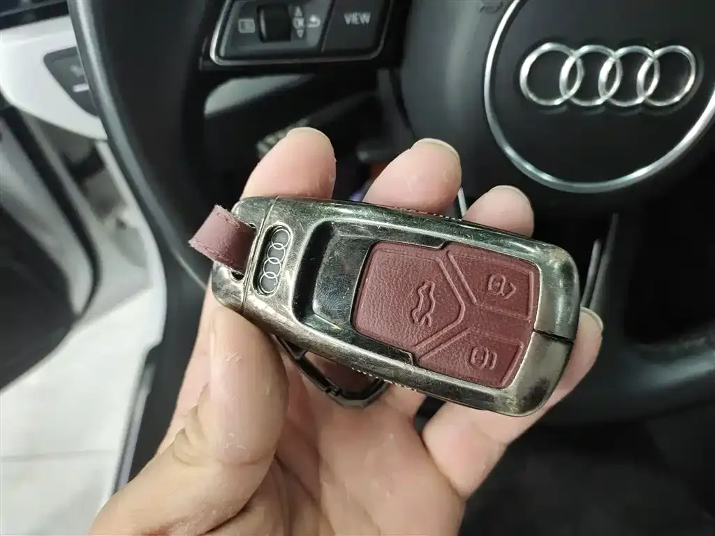 Audi A4L 2022 из CN, фото 9