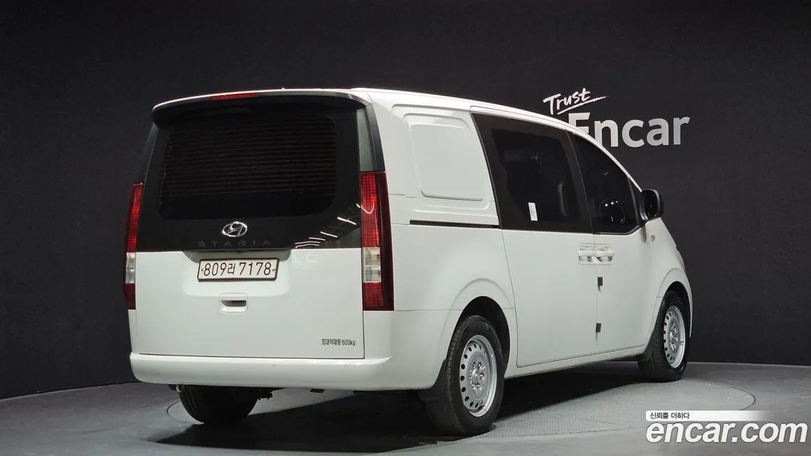 Hyundai Staria — фото 2