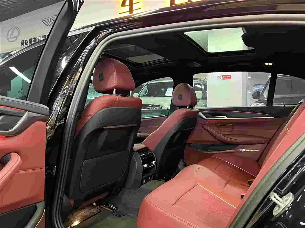 BMW 5 Series 2022 из CN, фото 6