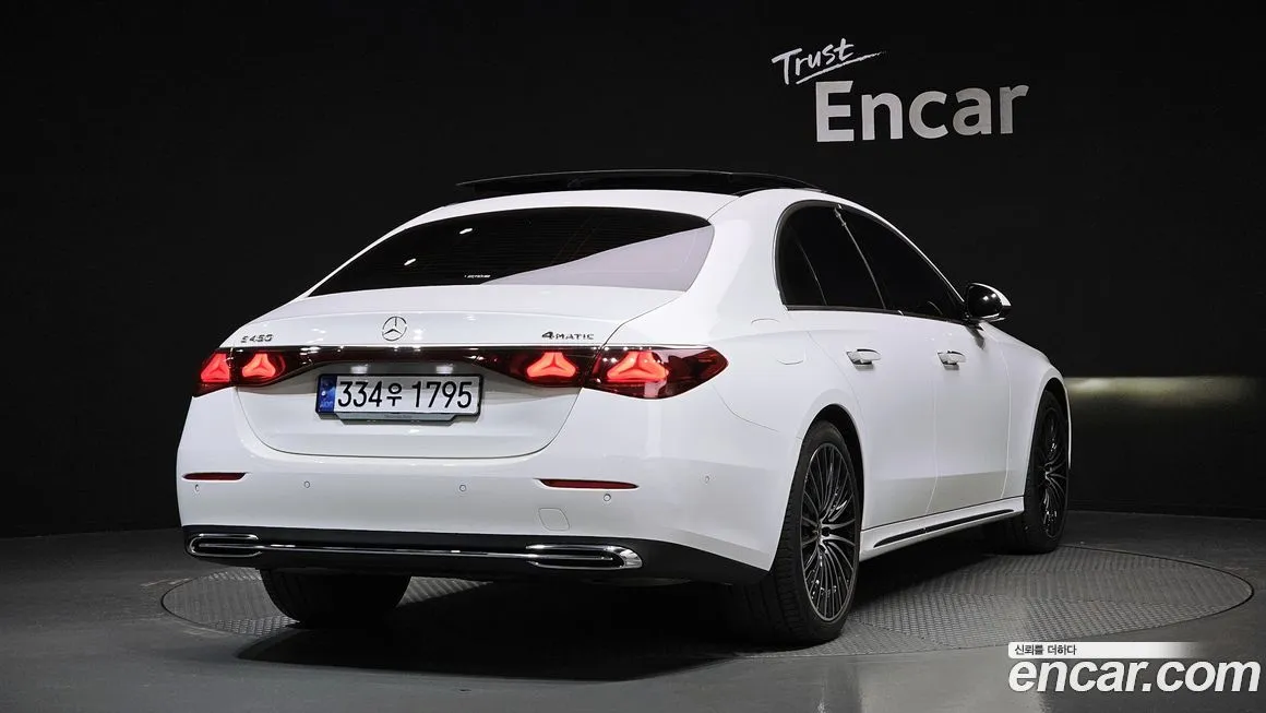 Mercedes-Benz E-Class — фото 2