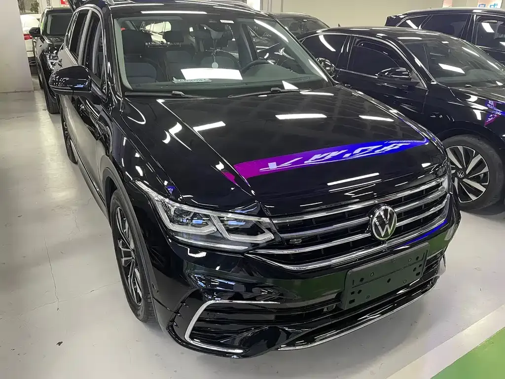 Volkswagen Tiguan L — фото 2