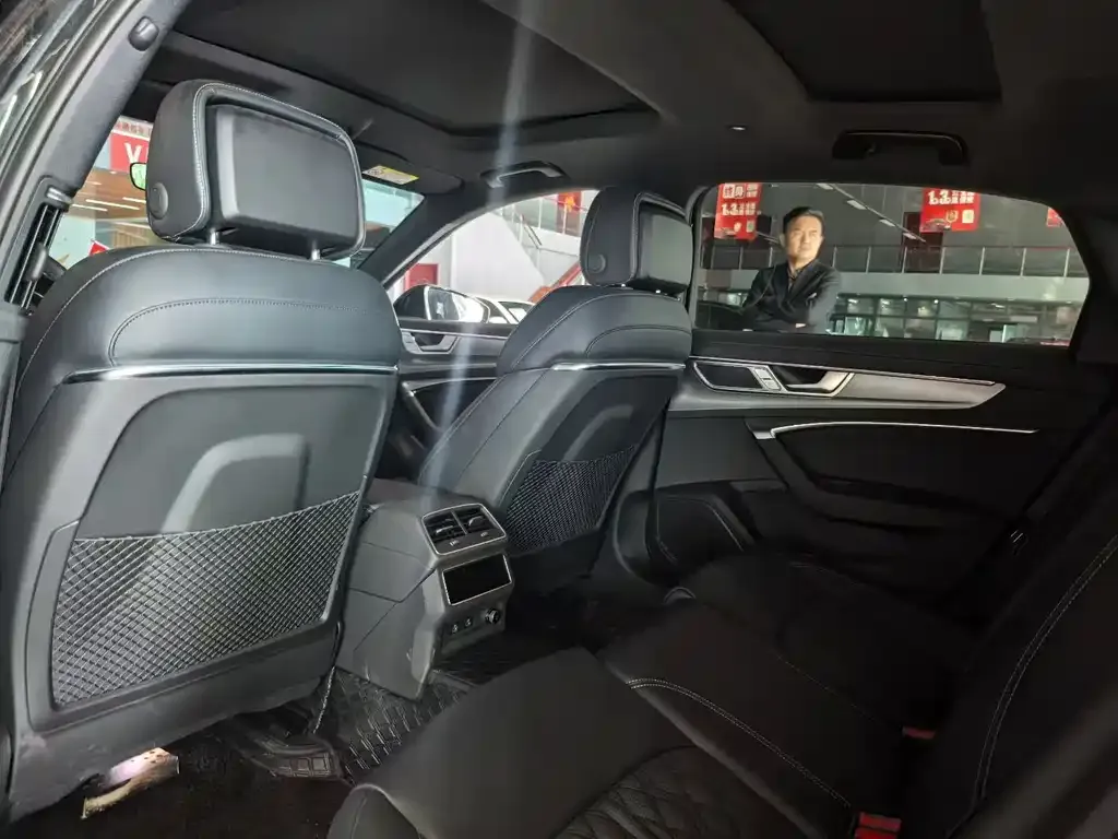 Audi A6L 2025 из CN, фото 2