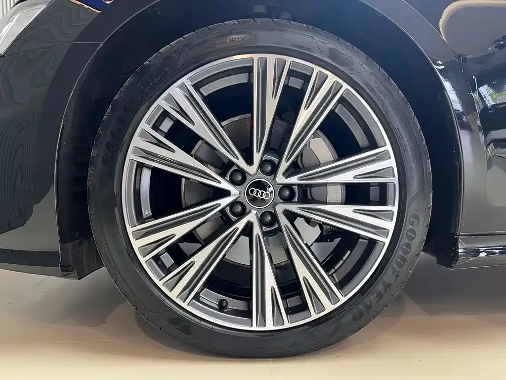 Audi A6L 2025 из CN, фото 5