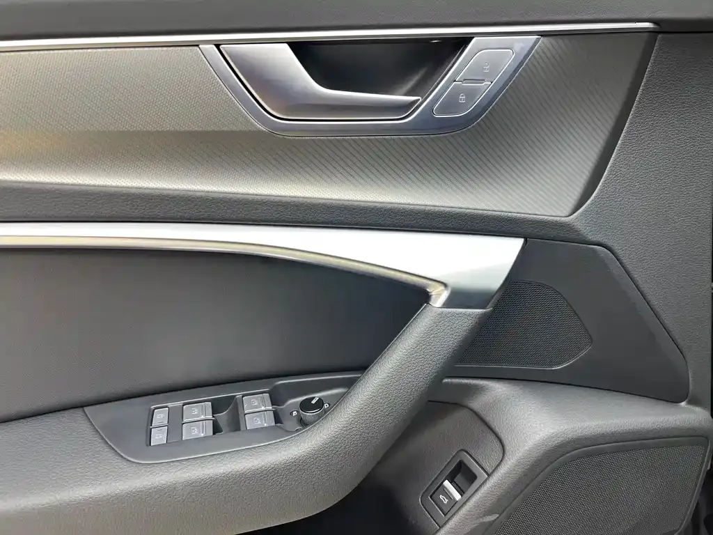 Audi A6L 2025 из CN, фото 8