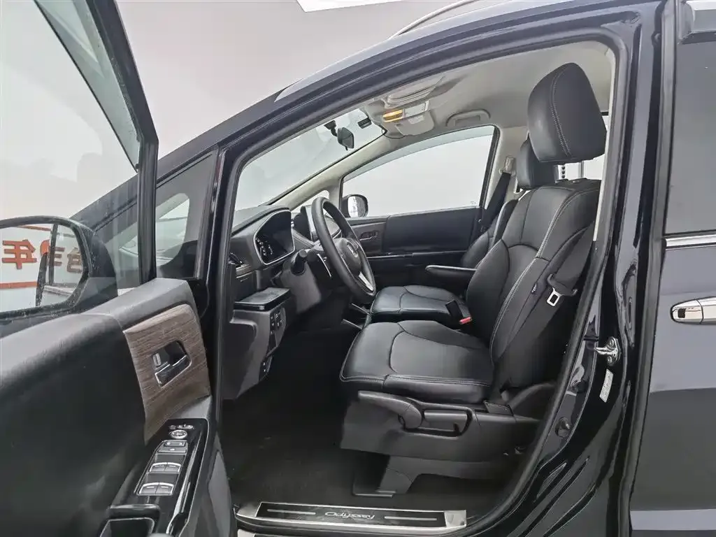 Honda Odyssey — фото 10