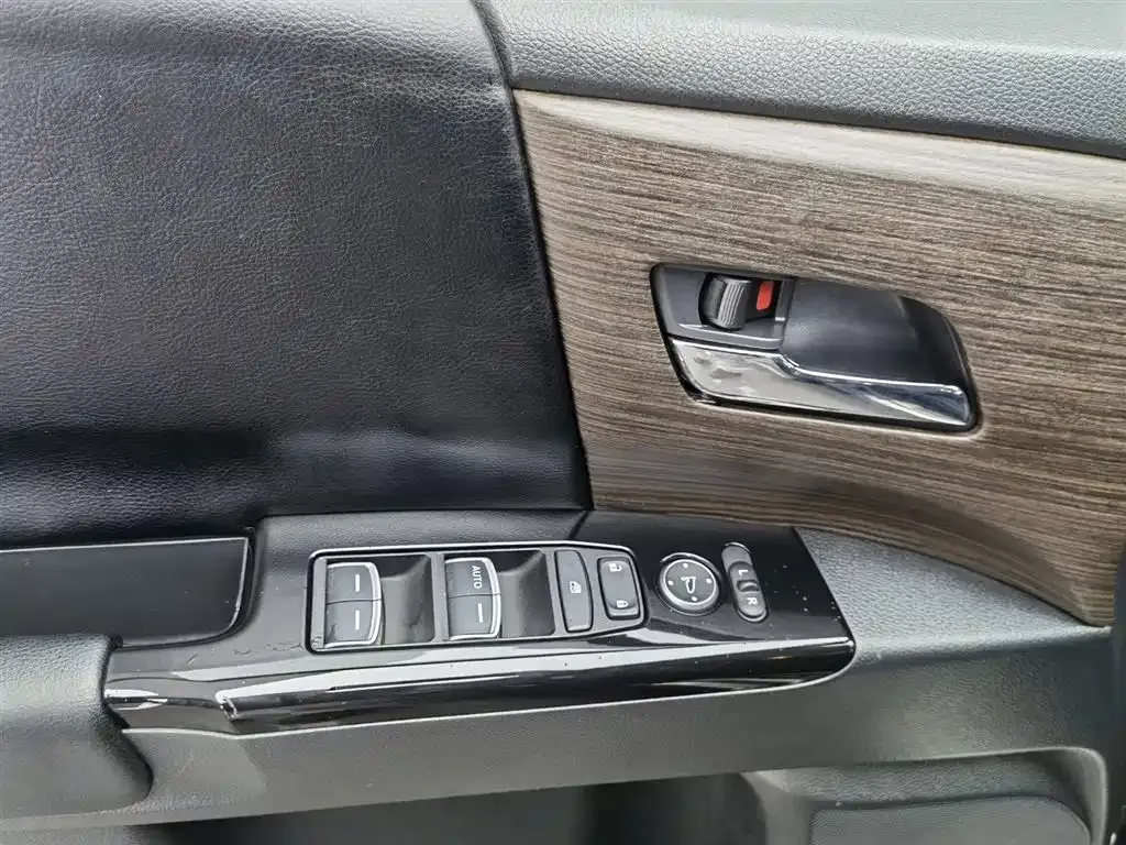 Honda Odyssey — фото 9