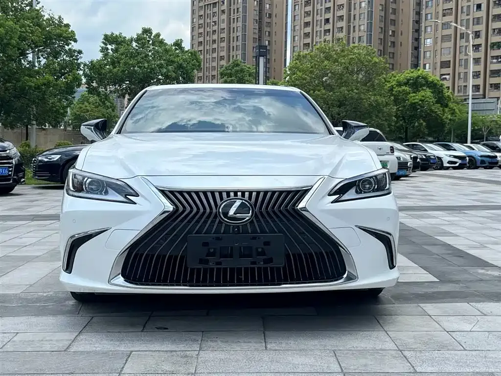 Lexus ES 2021 из CN, фото 2