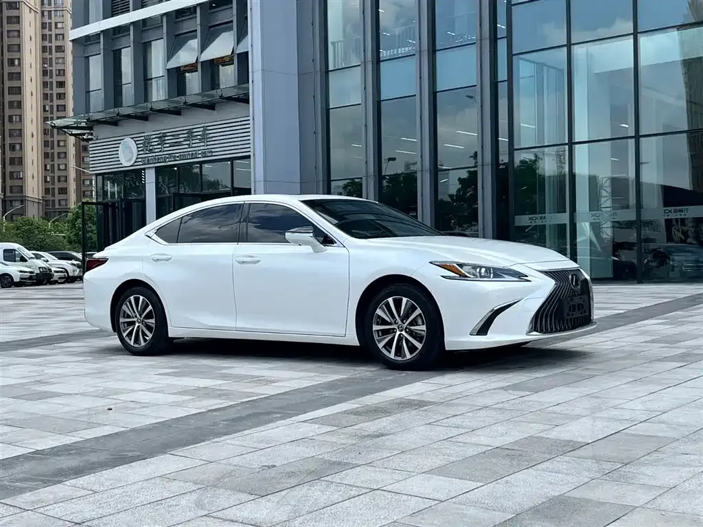Lexus ES 2021 из CN, фото 3