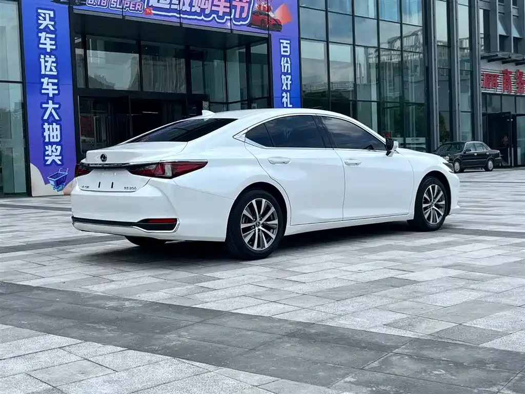 Lexus ES 2021 из CN, фото 4