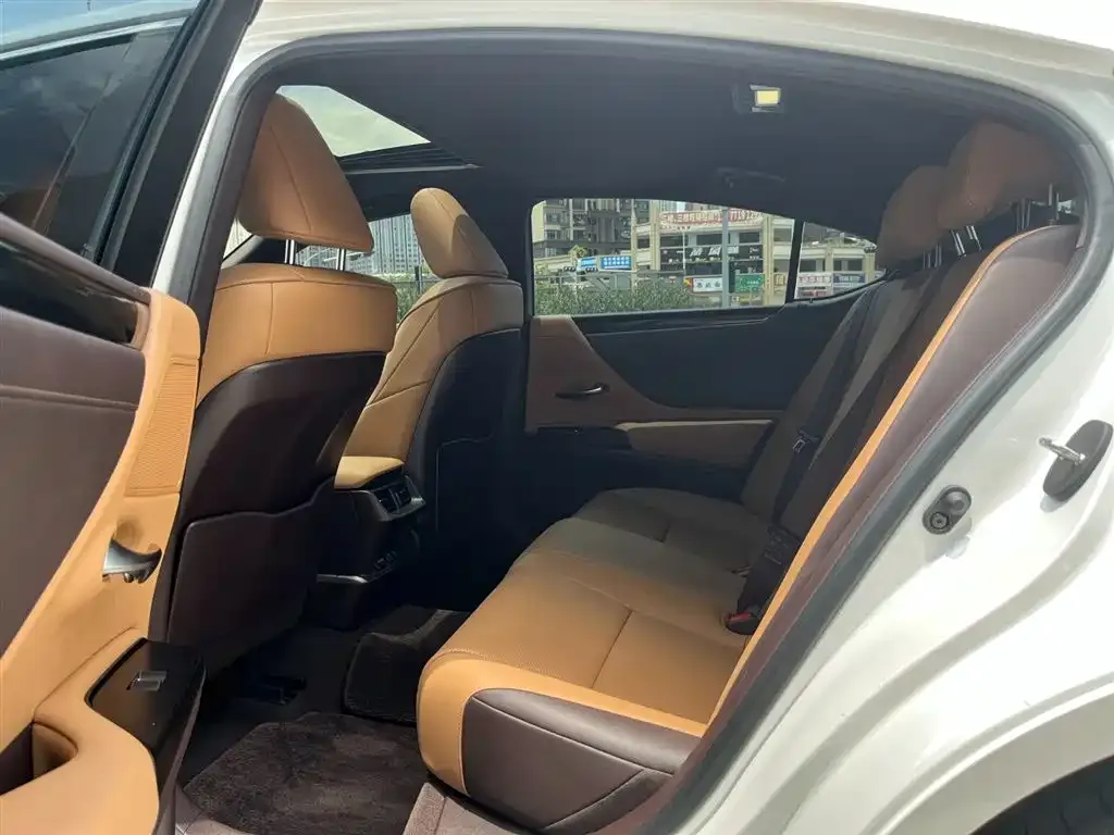 Lexus ES 2021 из CN, фото 9