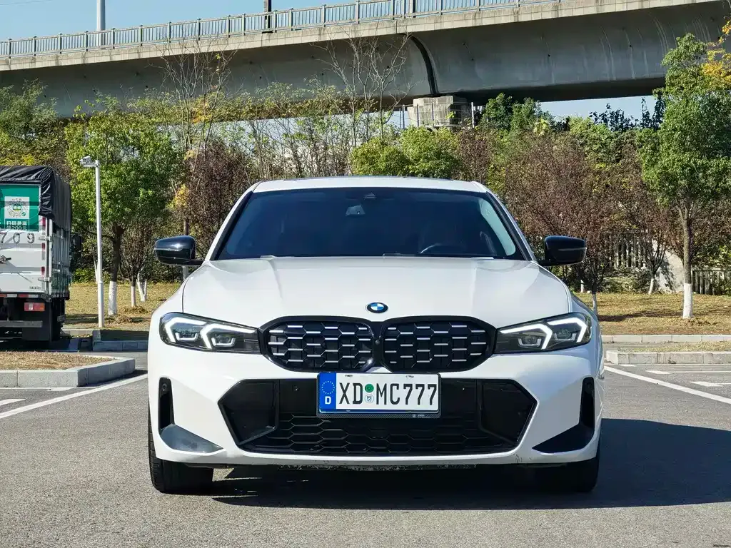 BMW 3 Series 2023 из CN, фото 2