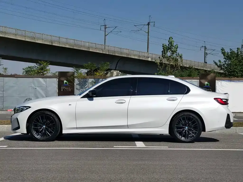 BMW 3 Series 2023 из CN, фото 6