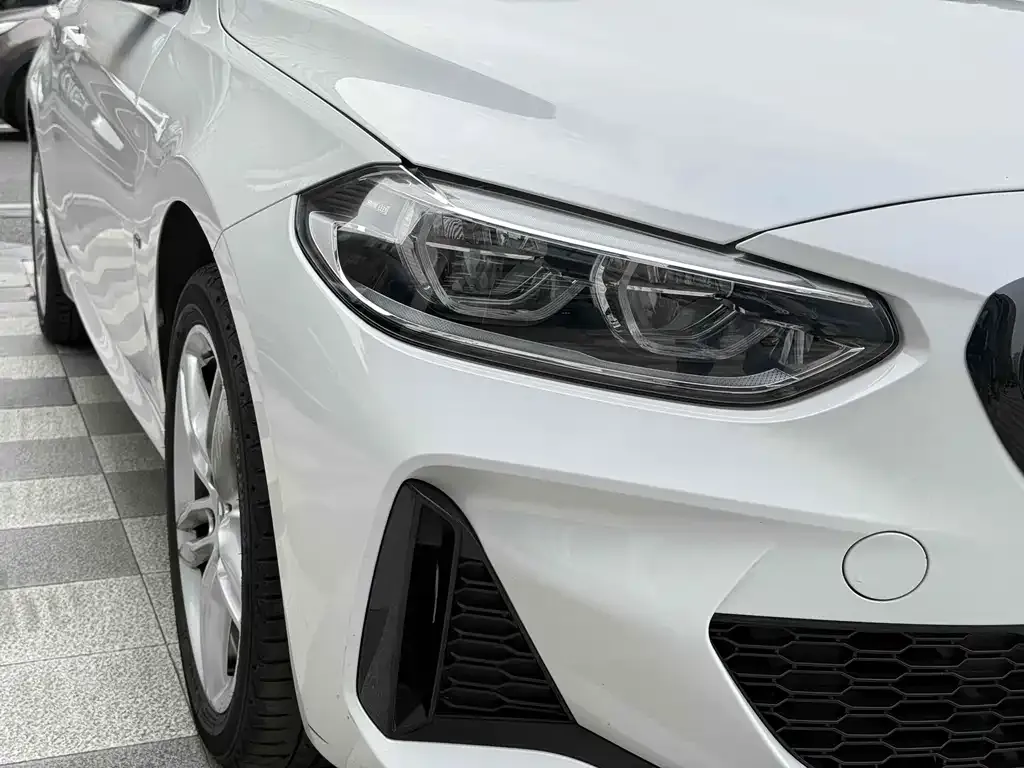 BMW 1 Series 2022 из CN, фото 3