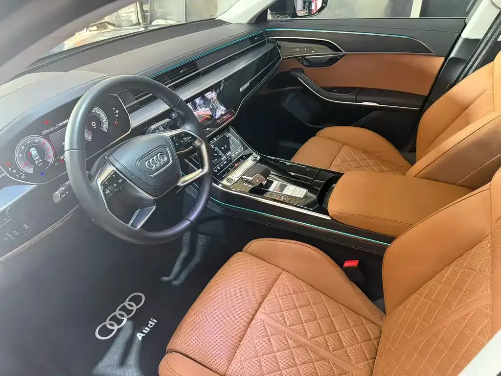 Audi A8 — фото 3