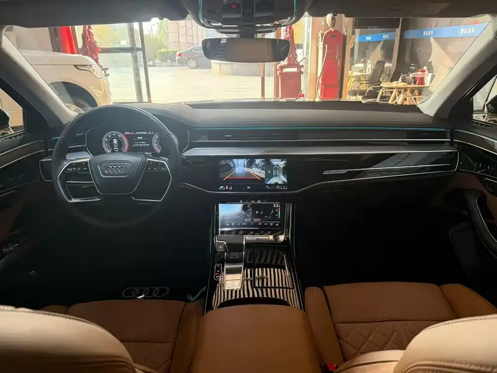 Audi A8 — фото 4