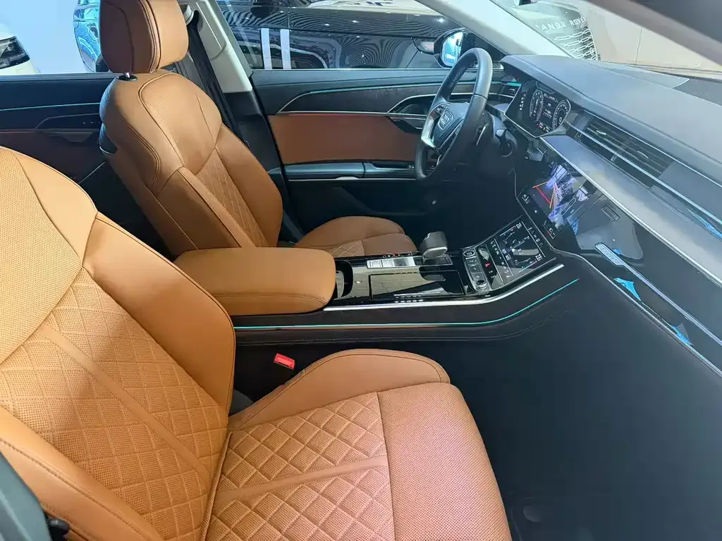 Audi A8 — фото 5