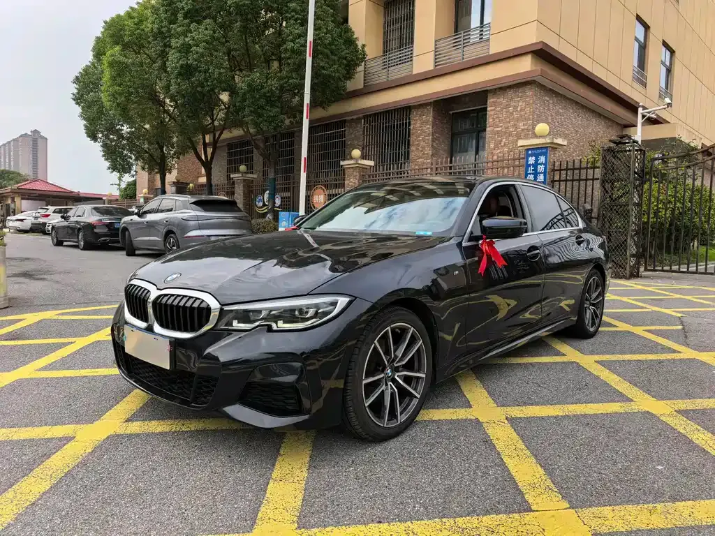 BMW 3 Series 2022 из CN, фото 1