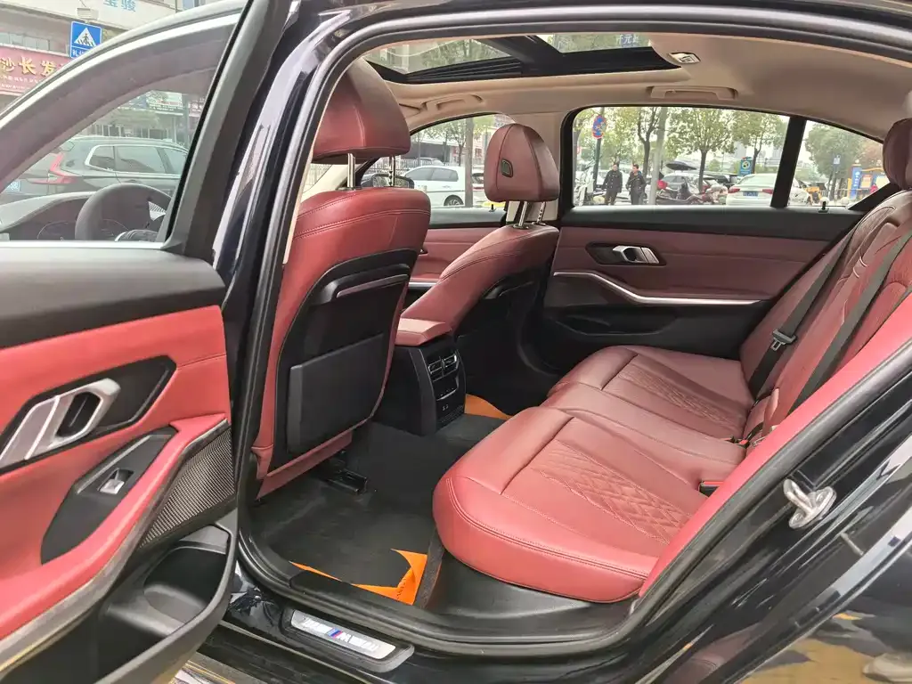 BMW 3 Series 2022 из CN, фото 10