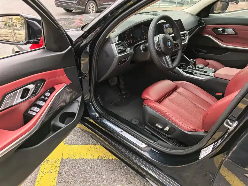 BMW 3 Series 2022 из CN, фото 6