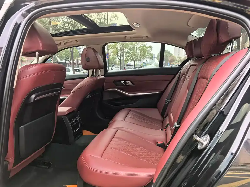 BMW 3 Series 2022 из CN, фото 7