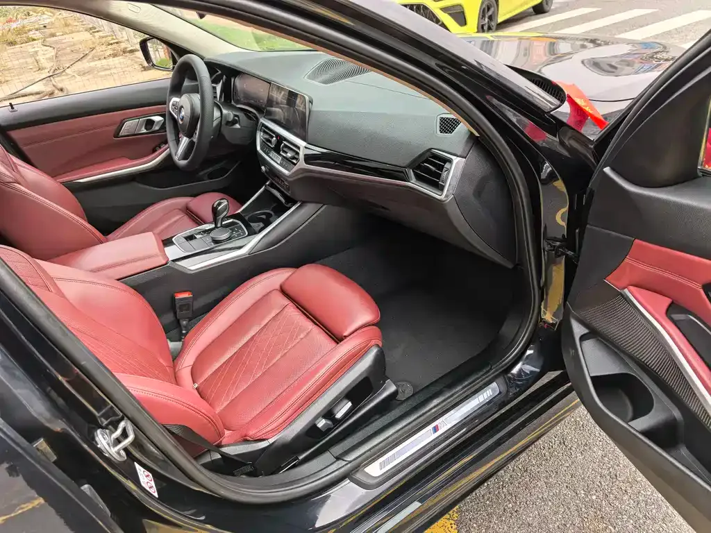 BMW 3 Series 2022 из CN, фото 8