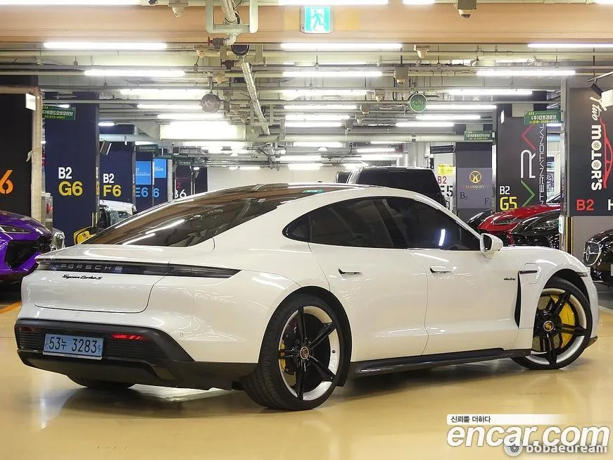 Porsche Taycan 2021 из KR, фото 2