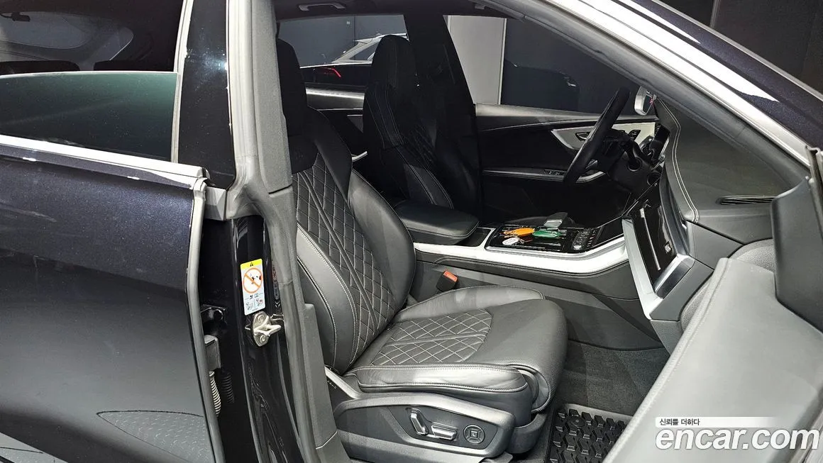 Audi Q8 2021 из KR, фото 10