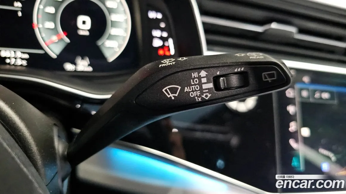Audi Q8 2021 из KR, фото 9