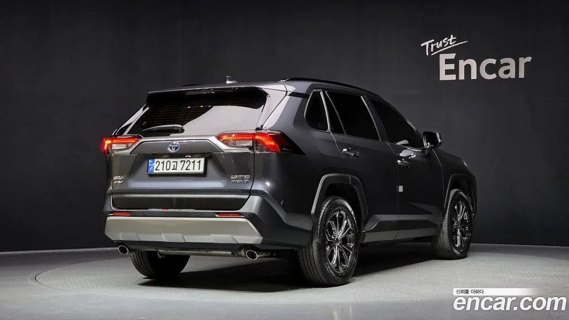 Toyota RAV4 — фото 2