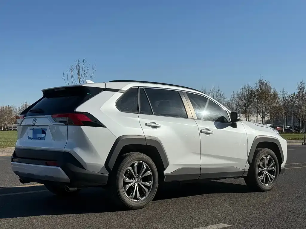 Toyota RAV4 2024 из CN, фото 6
