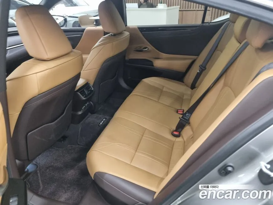 Lexus ES 2021 из KR, фото 8