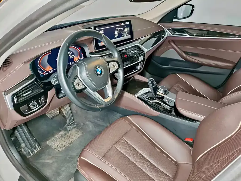 BMW 5 Series — фото 10