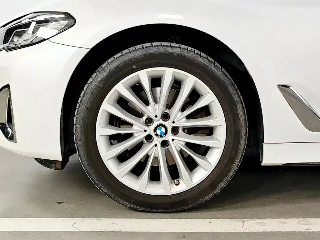 BMW 5 Series — фото 4