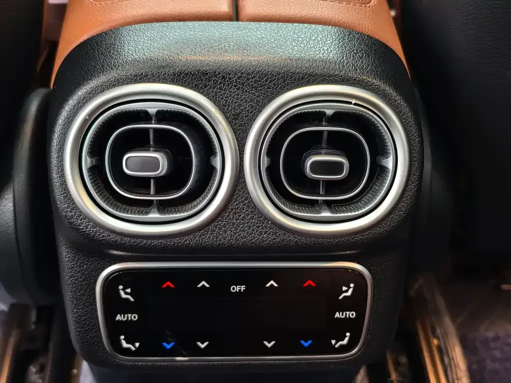 Mercedes-Benz GLC 2024 из CN, фото 6