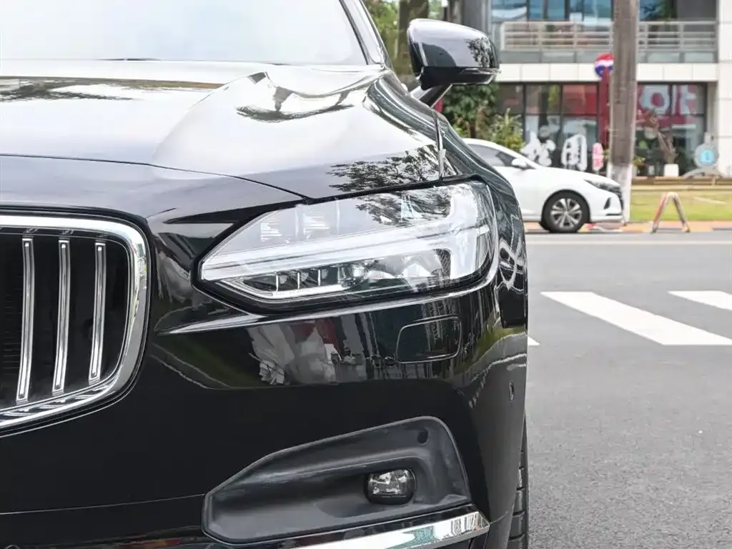 Volvo S90 — фото 9