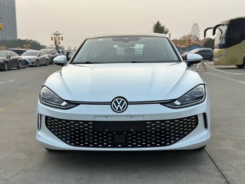 Volkswagen Lamando 2024 из CN, фото 2