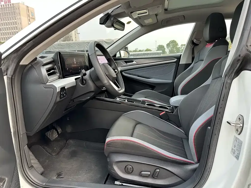 Volkswagen Lamando 2024 из CN, фото 8