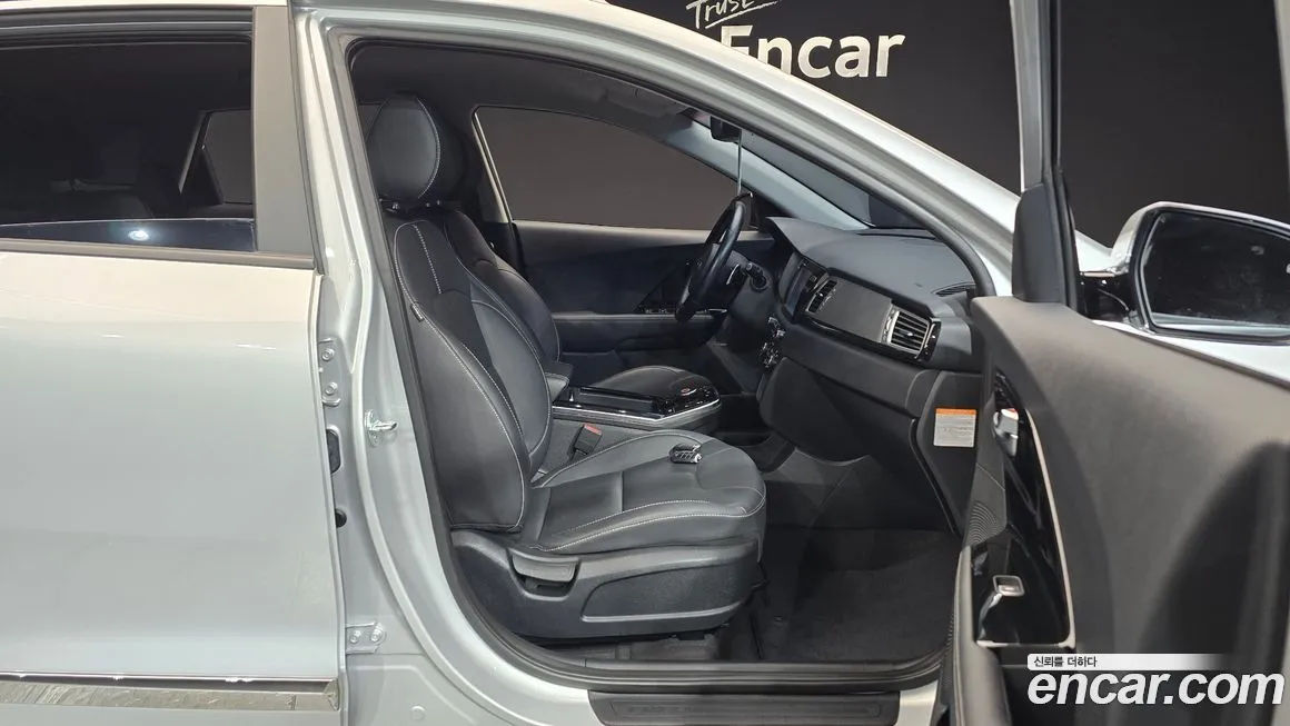 Kia Niro — фото 10