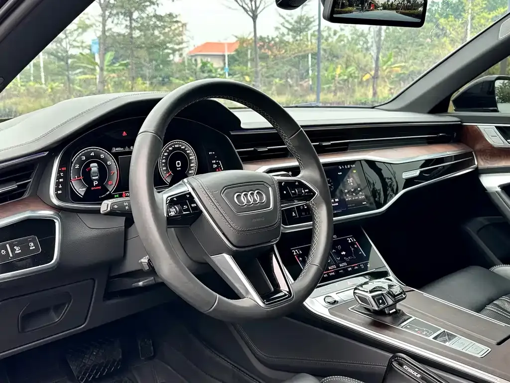 Audi A6L — фото 10