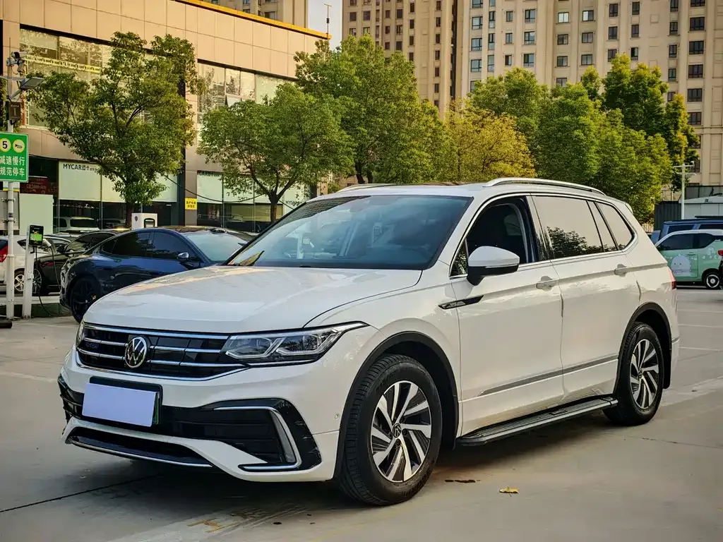 Volkswagen Tiguan L New Energy — фото 1