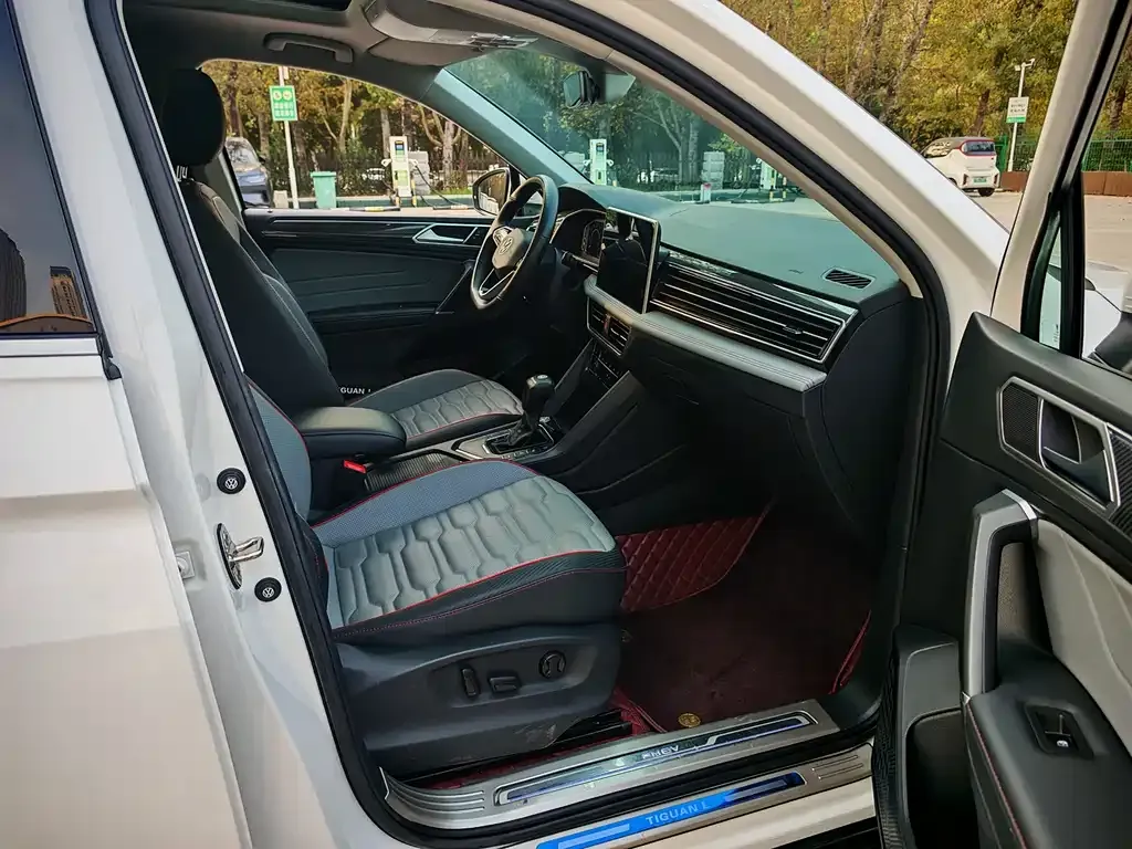 Volkswagen Tiguan L New Energy — фото 10